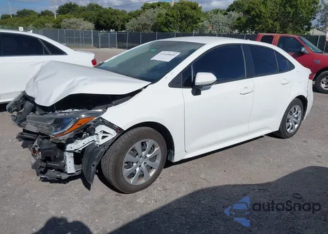 2020 Toyota Corolla Le z USA, uszkodzony, nr VIN 5YFEPRAE1LP135160